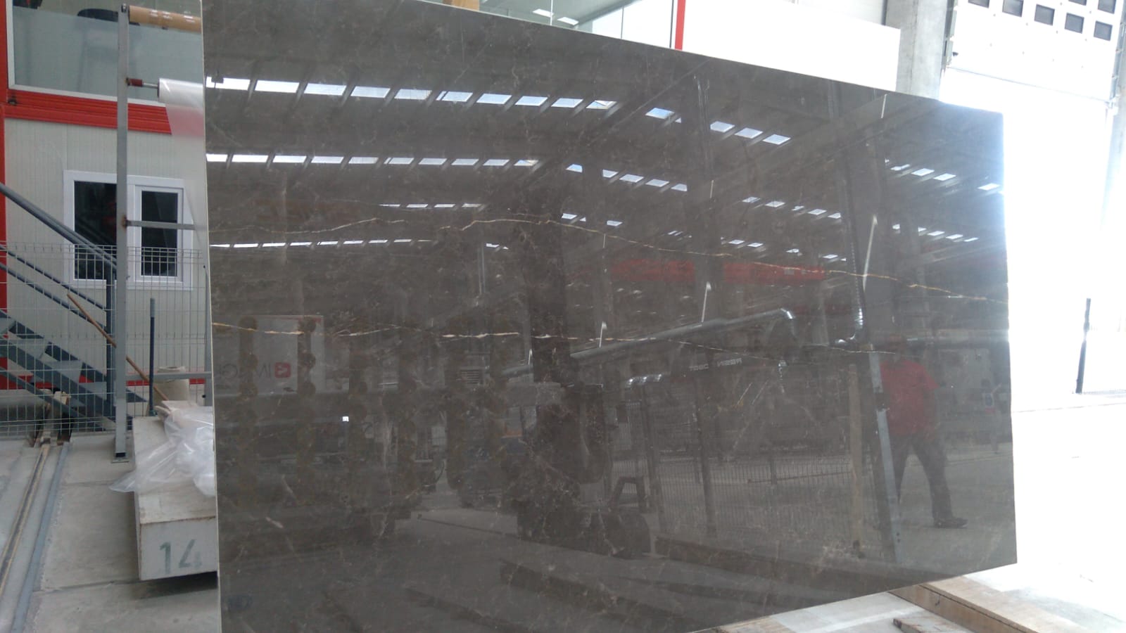 Boutique Stones Cacares Dark