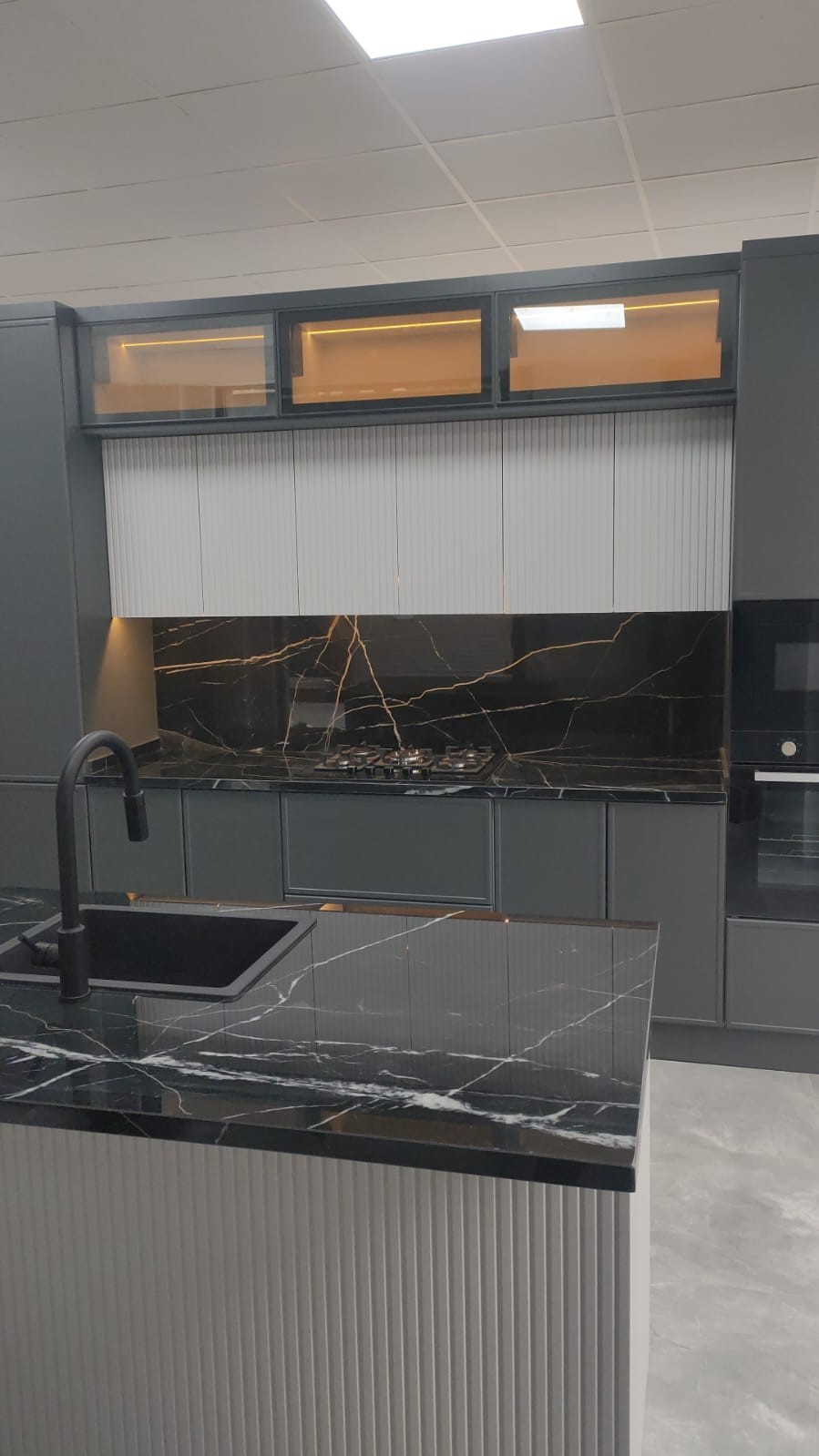 Anatolia Porselen Calacatta Noir