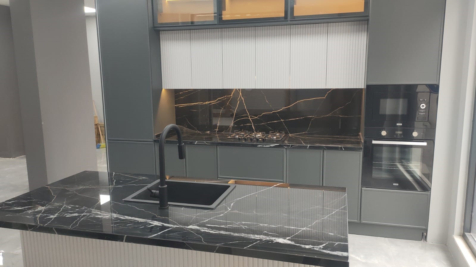 Anatolia Porselen Calacatta Noir