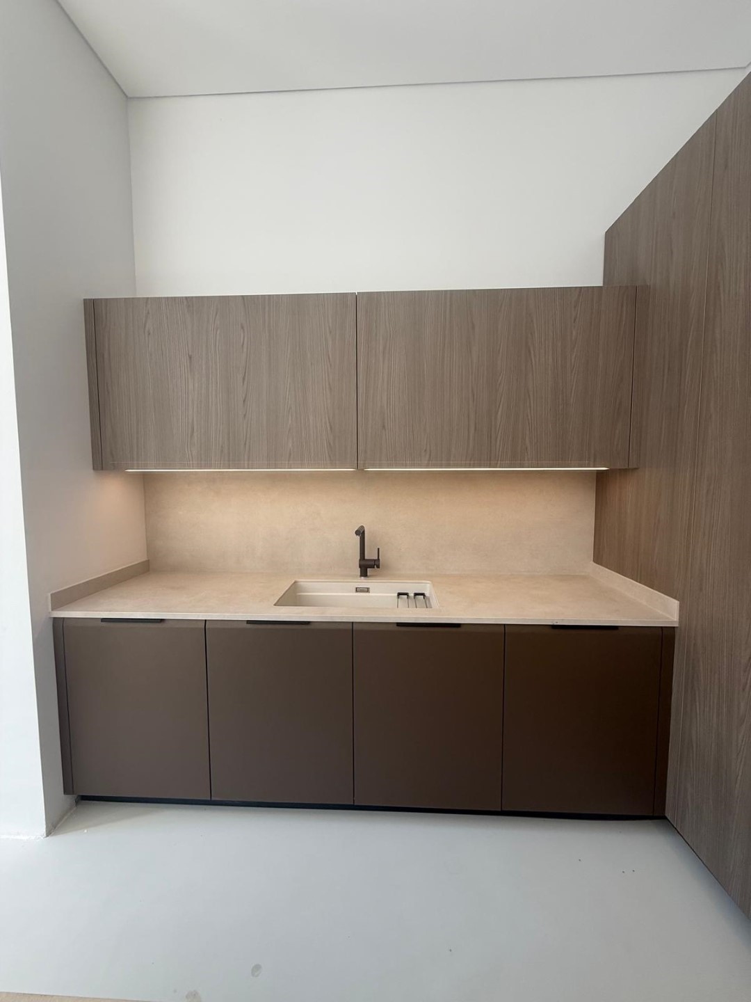 Anatolia Porselen Publica Thunder